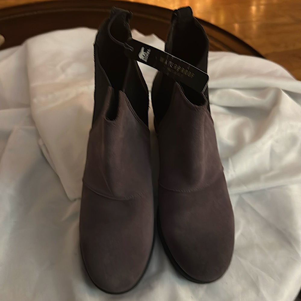 Sorel suede booties!  Purple and navy ! A beautiful combination of colors!